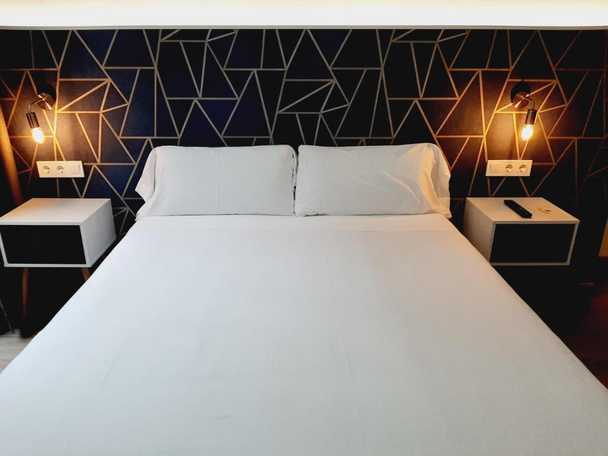 Hostal Laia By Gaiarooms — Photos 2